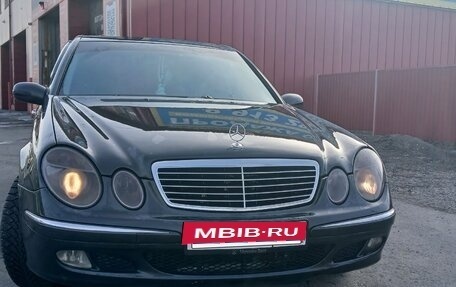 Mercedes-Benz E-Класс, 2004 год, 750 000 рублей, 2 фотография