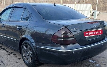 Mercedes-Benz E-Класс, 2004 год, 750 000 рублей, 8 фотография