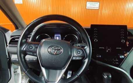 Toyota Camry, 2021 год, 3 530 000 рублей, 16 фотография