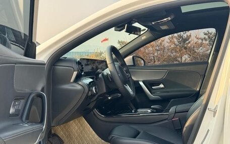 Mercedes-Benz A-Класс, 2022 год, 1 880 000 рублей, 8 фотография