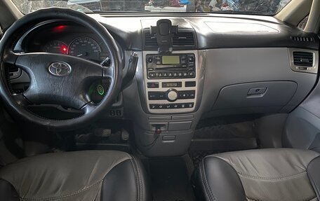 Toyota Avensis Verso I рестайлинг, 2002 год, 849 000 рублей, 9 фотография