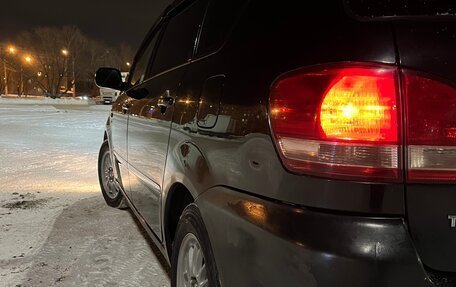 Toyota Avensis Verso I рестайлинг, 2002 год, 849 000 рублей, 16 фотография