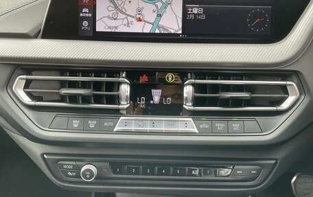 BMW 1 серия, 2022 год, 1 687 000 рублей, 11 фотография