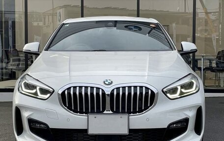 BMW 1 серия, 2022 год, 1 687 000 рублей, 2 фотография