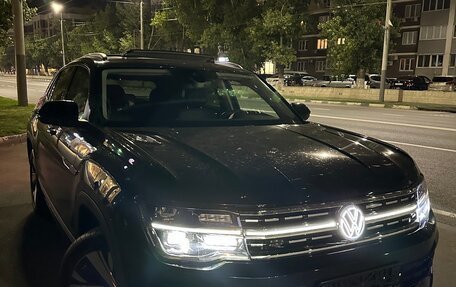 Volkswagen Teramont I, 2022 год, 3 900 000 рублей, 2 фотография