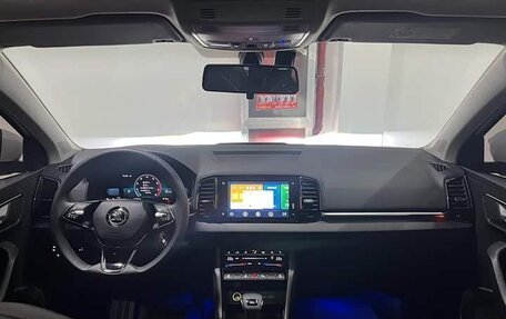 Skoda Karoq I, 2023 год, 1 910 000 рублей, 9 фотография