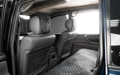 Toyota Land Cruiser 100 рестайлинг 2, 1998 год, 1 669 000 рублей, 11 фотография