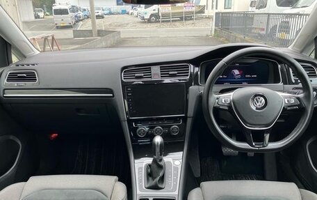 Volkswagen Golf VII, 2018 год, 1 250 000 рублей, 7 фотография