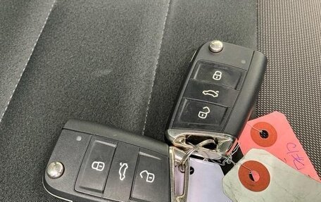 Volkswagen Golf VII, 2018 год, 1 250 000 рублей, 15 фотография