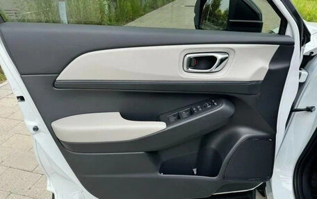 Honda Vezel, 2022 год, 1 940 190 рублей, 10 фотография