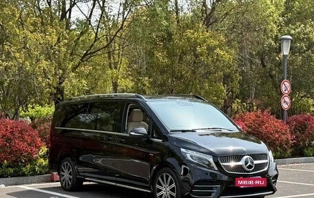 Mercedes-Benz V-Класс, 2022 год, 6 040 555 рублей, 6 фотография