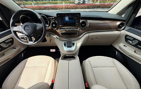 Mercedes-Benz V-Класс, 2022 год, 6 040 555 рублей, 9 фотография