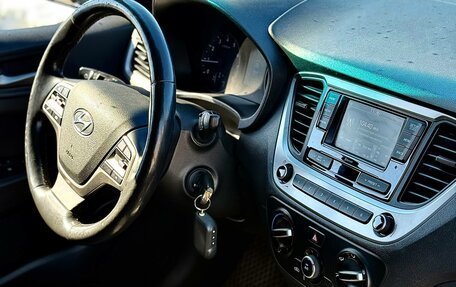 Hyundai Solaris II рестайлинг, 2018 год, 1 100 000 рублей, 8 фотография