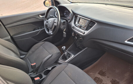 Hyundai Solaris II рестайлинг, 2018 год, 1 100 000 рублей, 11 фотография