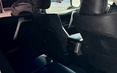 Toyota Land Cruiser Prado 150 рестайлинг 2, 2021 год, 7 100 000 рублей, 13 фотография