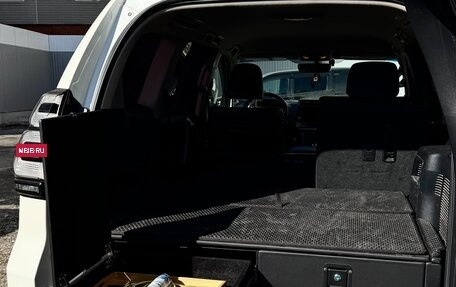 Toyota Land Cruiser Prado 150 рестайлинг 2, 2021 год, 7 100 000 рублей, 9 фотография