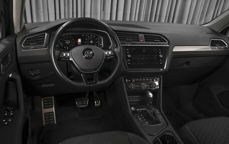 Volkswagen Tiguan II, 2018 год, 2 248 000 рублей, 6 фотография