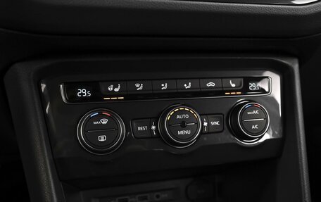 Volkswagen Tiguan II, 2018 год, 2 248 000 рублей, 16 фотография