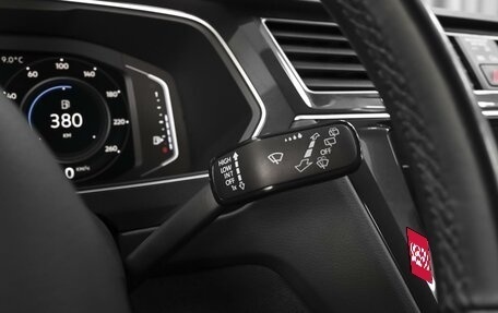 Volkswagen Tiguan II, 2018 год, 2 248 000 рублей, 19 фотография