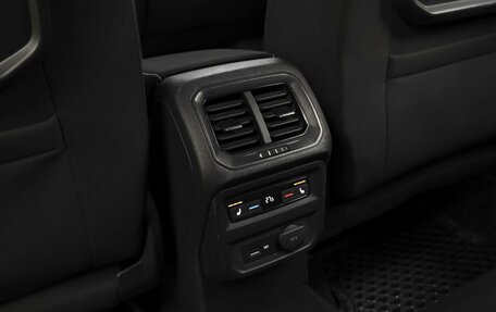 Volkswagen Tiguan II, 2018 год, 2 248 000 рублей, 23 фотография