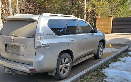 Toyota Land Cruiser Prado 150 рестайлинг 2, 2011 год, 2 450 000 рублей, 12 фотография