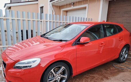 Volvo V40 II рестайлинг, 2016 год, 1 550 000 рублей, 2 фотография