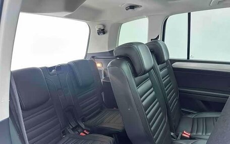 Volkswagen Touran III, 2022 год, 2 366 000 рублей, 11 фотография