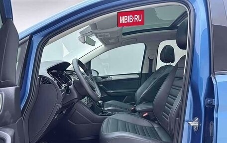 Volkswagen Touran III, 2022 год, 2 366 000 рублей, 7 фотография