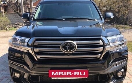 Toyota Land Cruiser 200, 2016 год, 6 249 000 рублей, 2 фотография