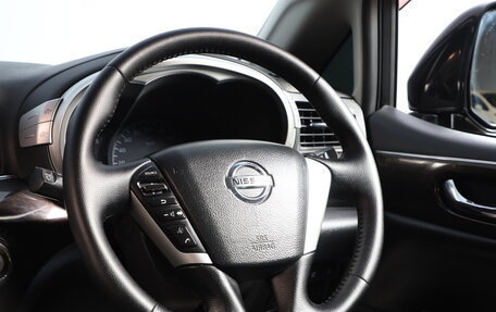 Nissan Elgrand III, 2012 год, 1 999 000 рублей, 13 фотография