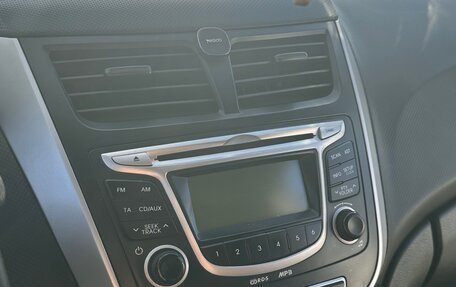 Hyundai Solaris II рестайлинг, 2011 год, 600 000 рублей, 7 фотография