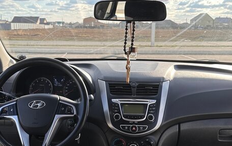 Hyundai Solaris II рестайлинг, 2011 год, 600 000 рублей, 8 фотография