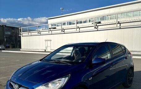 Hyundai Solaris II рестайлинг, 2011 год, 600 000 рублей, 2 фотография