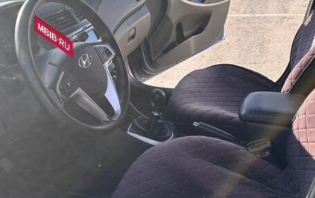 Hyundai Solaris II рестайлинг, 2011 год, 600 000 рублей, 5 фотография