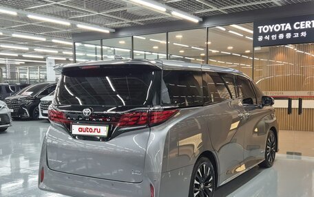 Toyota Alphard, 2025 год, 10 850 000 рублей, 3 фотография