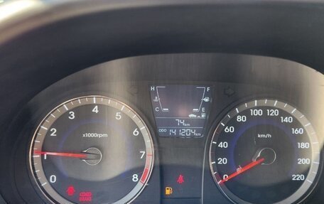 Hyundai Solaris II рестайлинг, 2011 год, 520 000 рублей, 2 фотография