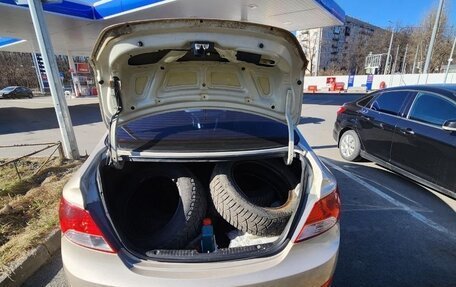 Hyundai Solaris II рестайлинг, 2011 год, 520 000 рублей, 18 фотография