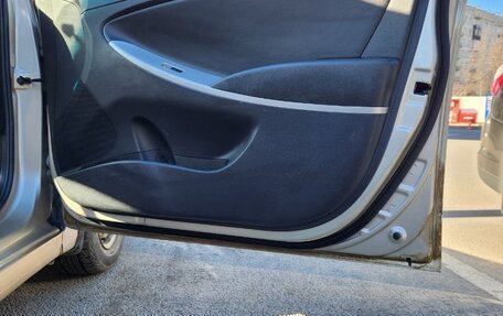 Hyundai Solaris II рестайлинг, 2011 год, 520 000 рублей, 17 фотография