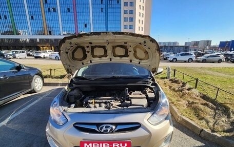 Hyundai Solaris II рестайлинг, 2011 год, 520 000 рублей, 22 фотография