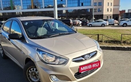 Hyundai Solaris II рестайлинг, 2011 год, 520 000 рублей, 25 фотография