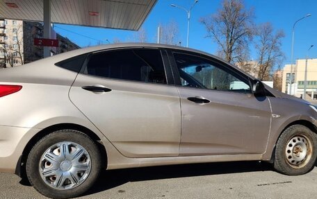 Hyundai Solaris II рестайлинг, 2011 год, 520 000 рублей, 32 фотография