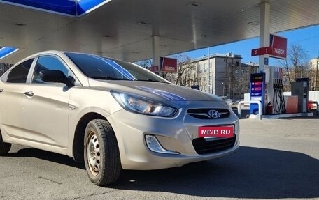 Hyundai Solaris II рестайлинг, 2011 год, 520 000 рублей, 33 фотография