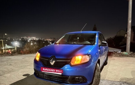 Renault Logan II, 2017 год, 690 000 рублей, 2 фотография