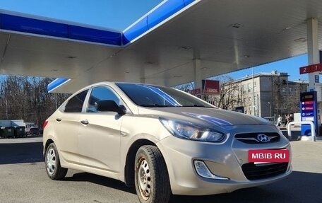 Hyundai Solaris II рестайлинг, 2011 год, 520 000 рублей, 34 фотография
