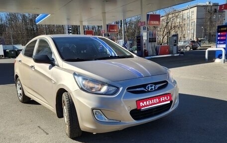 Hyundai Solaris II рестайлинг, 2011 год, 520 000 рублей, 35 фотография