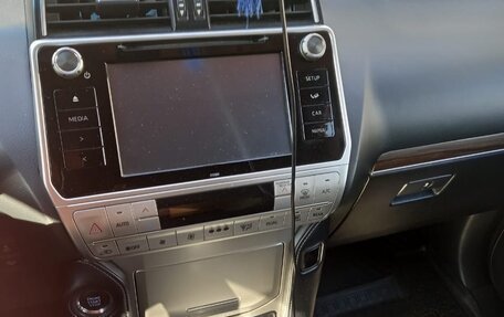 Toyota Land Cruiser Prado 150 рестайлинг 2, 2018 год, 6 500 000 рублей, 3 фотография