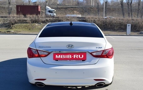 Hyundai Sonata VI, 2011 год, 997 000 рублей, 10 фотография