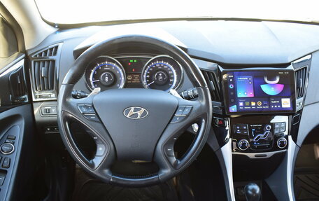 Hyundai Sonata VI, 2011 год, 997 000 рублей, 16 фотография
