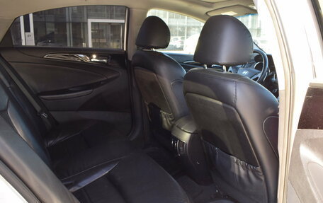 Hyundai Sonata VI, 2011 год, 997 000 рублей, 20 фотография
