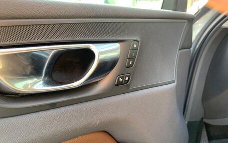 Volvo XC60 II, 2020 год, 3 480 000 рублей, 6 фотография